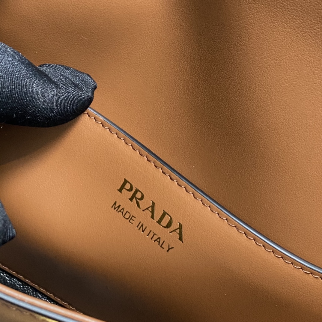 Prada Leather Shoulder Bag With Flap Caramel 1BD339